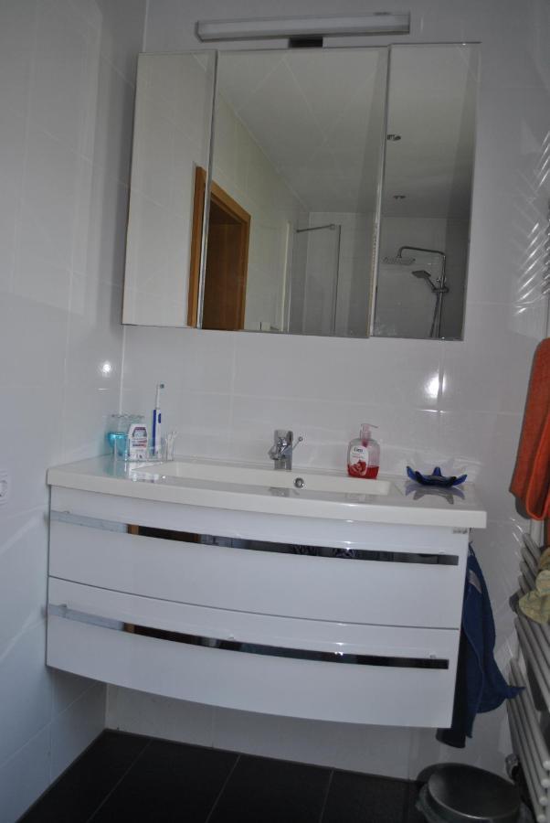 קלן Gemuetliche Zimmer Im Einfamilienhaus מראה חיצוני תמונה
