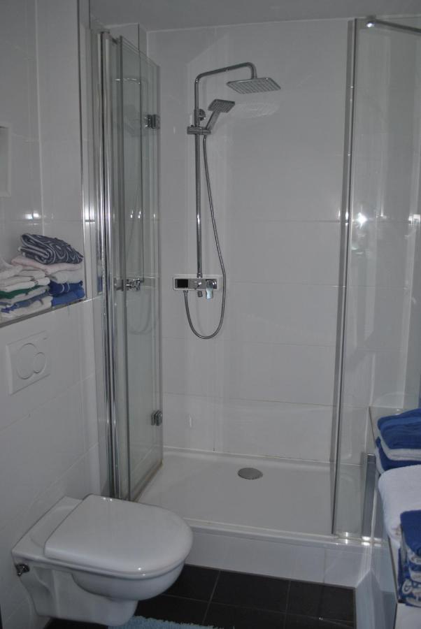 קלן Gemuetliche Zimmer Im Einfamilienhaus מראה חיצוני תמונה